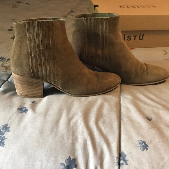 VINCE | Taupe Hader Bootie - Picture 6 of 6